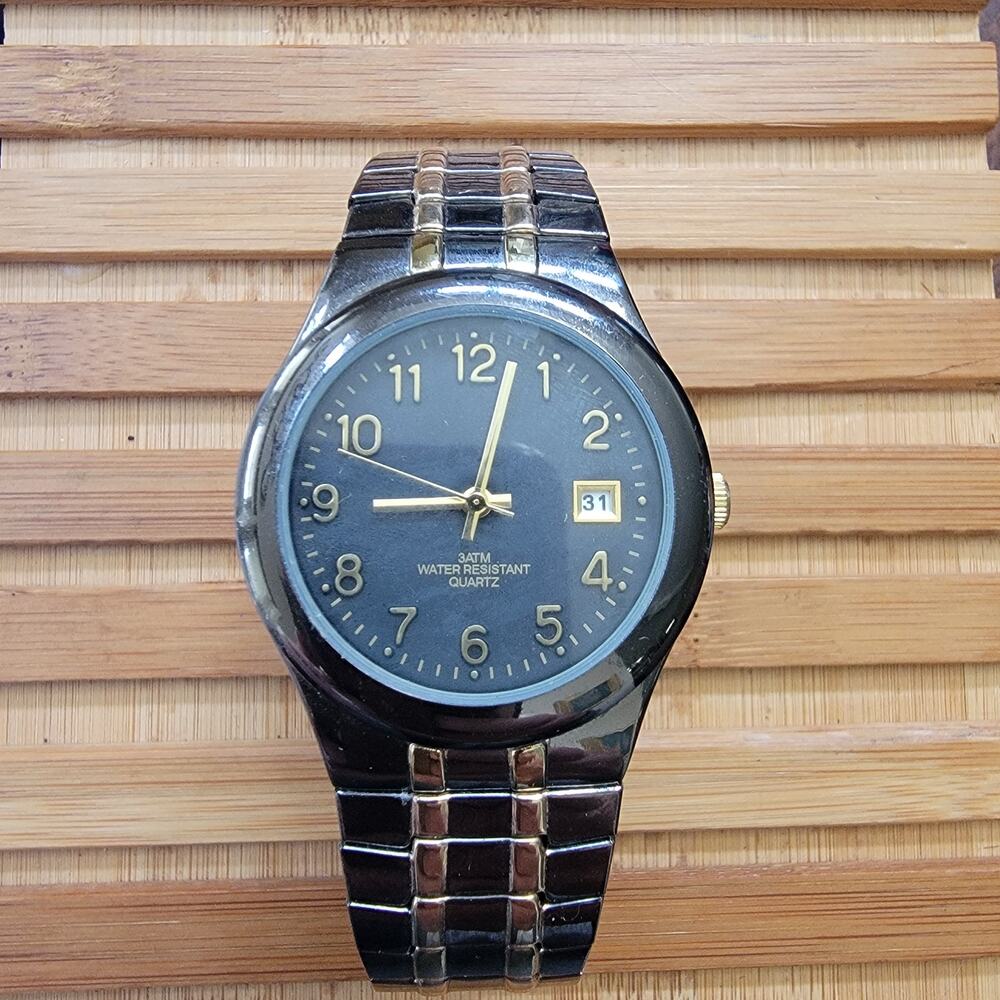 Vintage Watches Quartz Black Dial Two Tone Bracelet Gold Hands Date Window 34mm